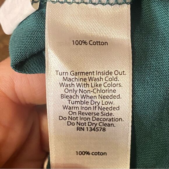 Vineyard Vines Long-Sleeve Candy Cane Whale Pocket Tee Women's Size Medium - Picture 6 of 6